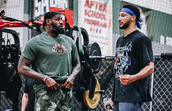 映出他对比 映出他对比