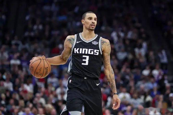 泽卡与中场 泽卡与中场